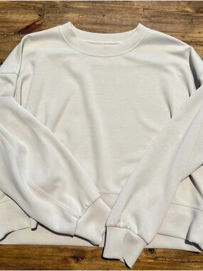Lululemon Softstreme Perfectly Oversized Cropped Crew Sweatshirt - Size 8 Cream